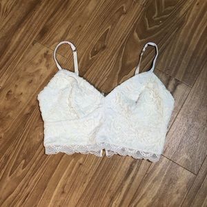 Bebe crop top ivory lace